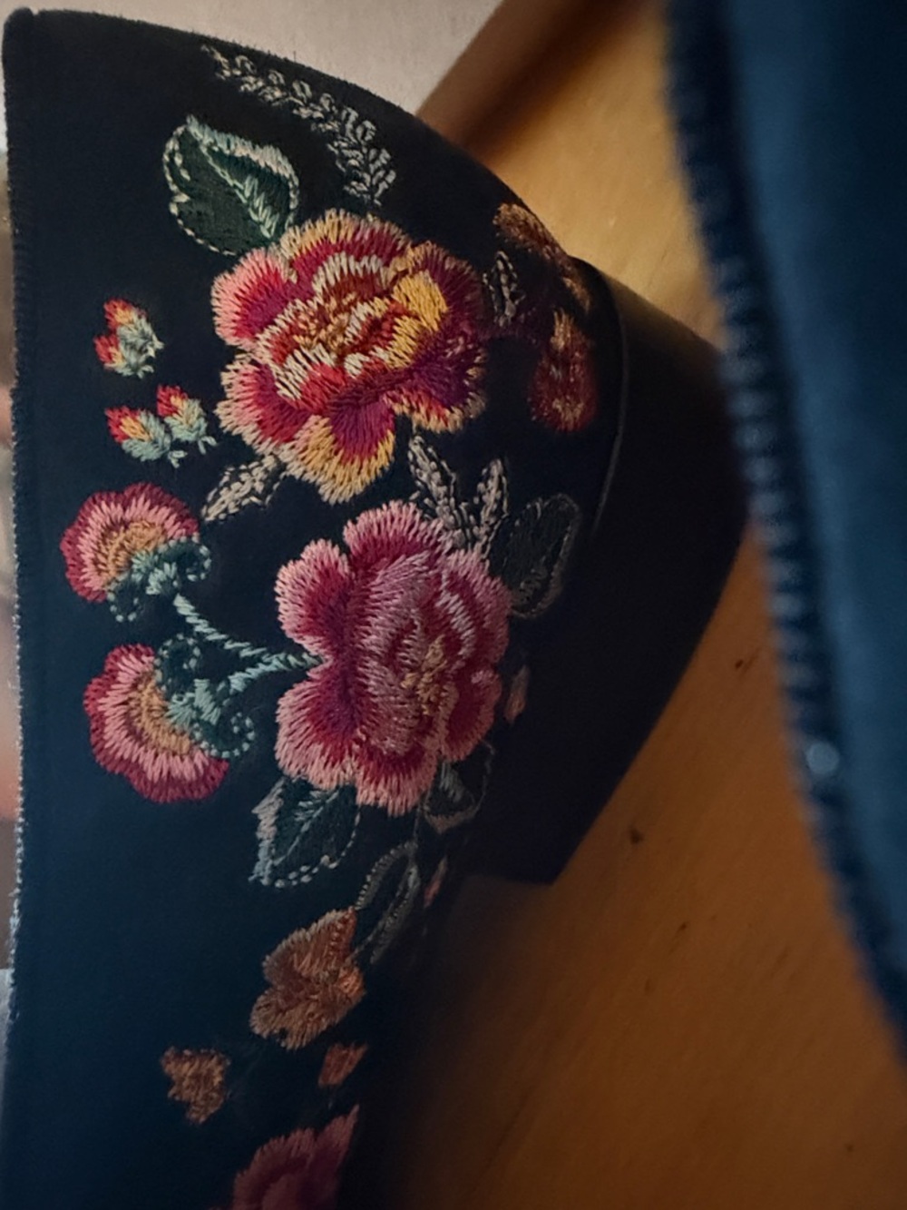 Johnny Was Black Embroidered Peacock & Floral Slip-Ons - Picture 4 of 6